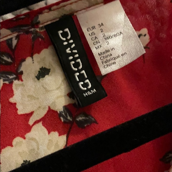 Red blouse - Picture 2 of 3